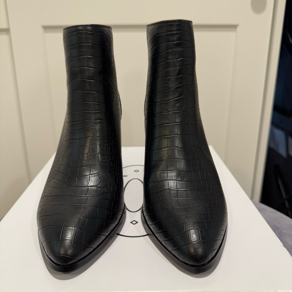 Steve Madden Julianne Black Croc Boots